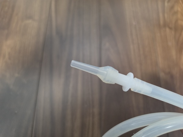 メルシーポットの先端ノズル。シリコン素材で柔らかく、鼻の奥まで差し込んでも安全